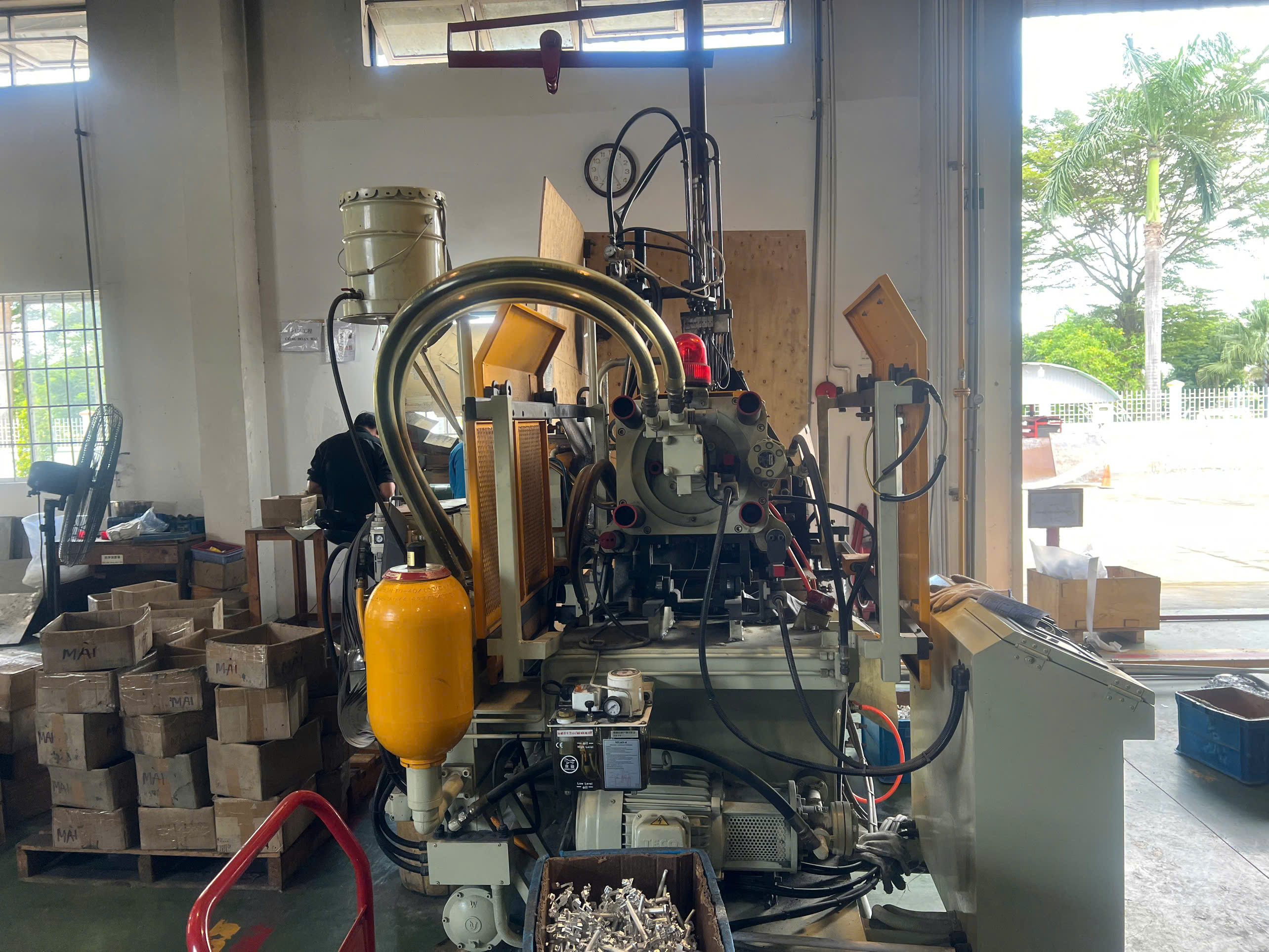 Hot Chamber Die Casting Machine 1.jpg